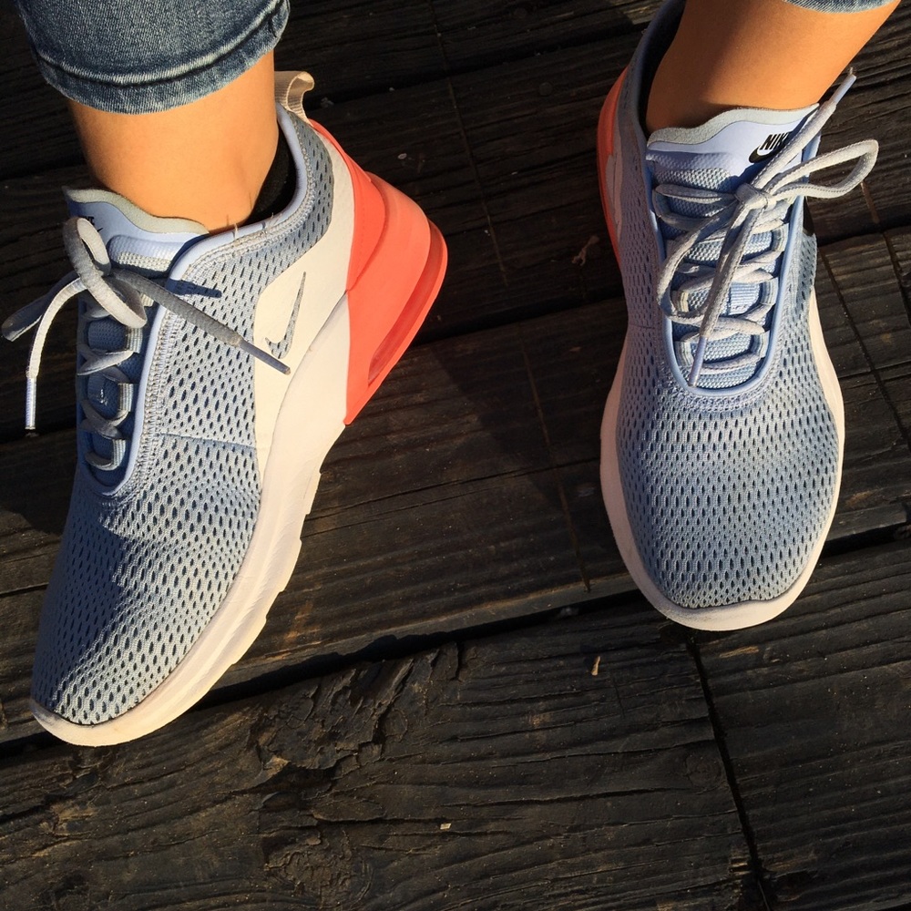 Nike Air Motion 2